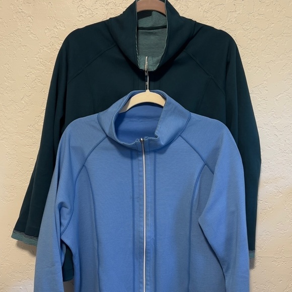 Two full zippers sweatshirts - Picture 2 of 9